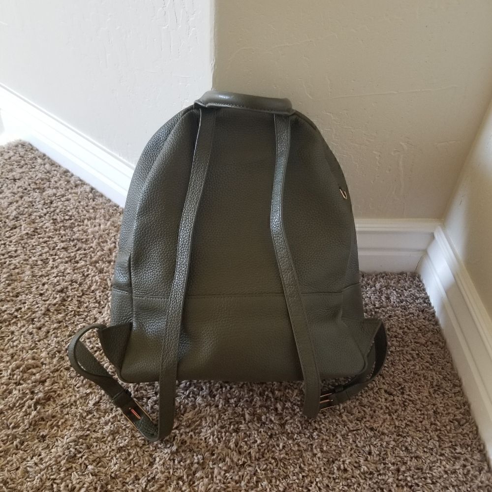 Tory Burch Thea Large Backpack - Picture 5 of 7